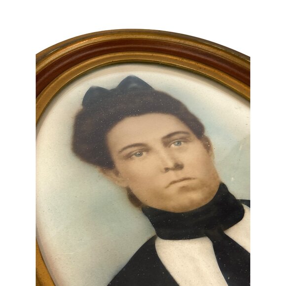 Antique Portrait Woman Convex Oval Wood Frame Victorian Stern Face - Picture 4 of 10